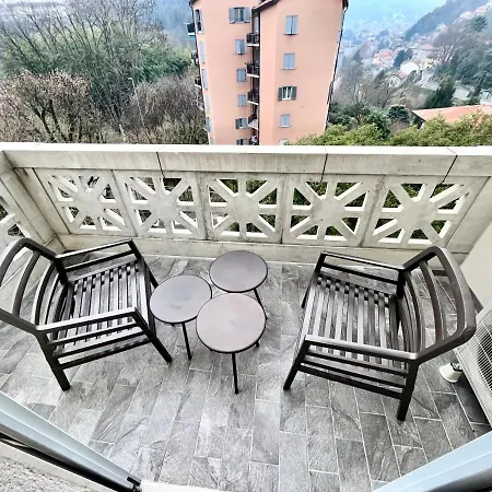 Apartment La &